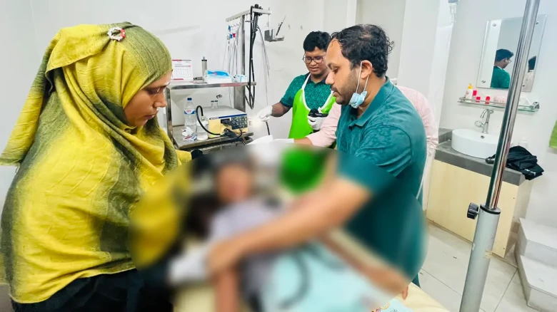 ফরিদপুরে অস্ত্রোপচার ছাড়াই শিশুর পেট থেকে ৫ টাকার কয়েন অপসারণ